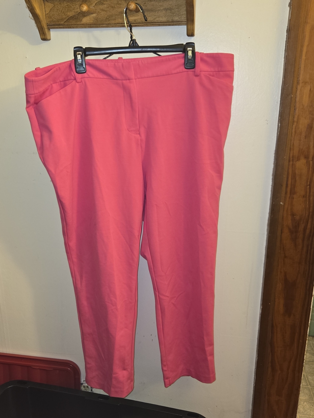 Women's Ankle Cropped Pants - Pink